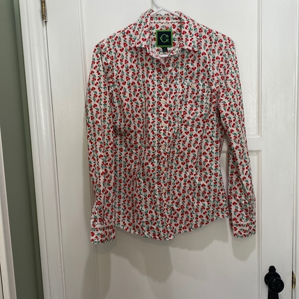 C Wonder Cherry Print shirt small